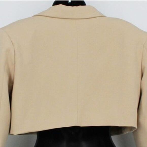 Nasty Gal Keep Up the Work Shoulder Pad Cropped Blazer in Natural Size 8 - Picture 6 of 8